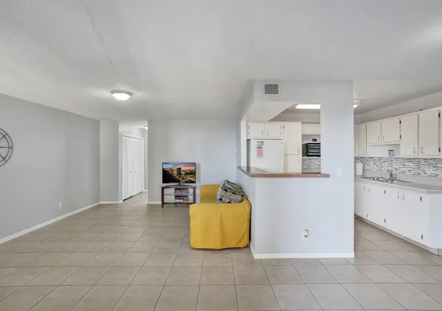 Photo 3 of Condo for sale at 1811 Jefferson St #404, Hollywood, FL 33020 | MLS# B26024498 | Listing updated on 2026-09-23