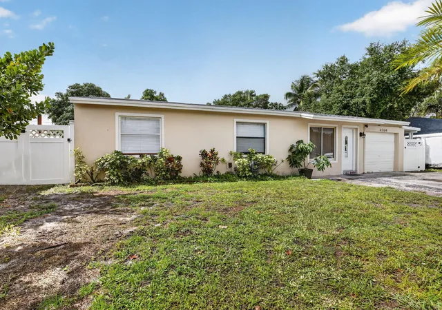 Photo 3 of Single family home for sale at 4764 Sw 12th Street, Fort Lauderdale, FL 33317 | MLS# B26024954 | Listing updated on 2026-09-14
