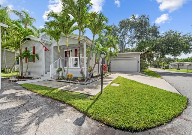 Photo 2 of Manufactured home for sale at 2555 Pga Blvd #55, Palm Beach Gardens, FL 33410 | MLS# B26025249 | Listing updated on 2026-10-05