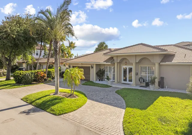 Photo 3 of Single family home for sale at 3531 Ne 30th Avenue, Lighthouse Point, FL 33064 | MLS# B26025584 | Listing updated on 2026-09-23