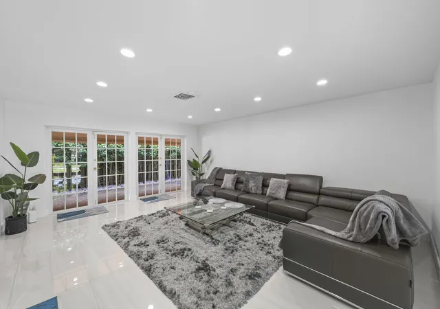 Photo 4 of Single family home for sale at 3531 NE 30th Avenue, Lighthouse Point, FL 33064 | MLS# B26025584 | Listing updated on 2026-09-23