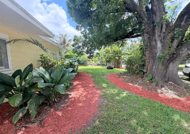 Photo 2 of Single family home for sale at 4905 Williams Rd, West Palm Beach, FL 33418 | MLS# B26026930 | Listing updated on 2026-09-16