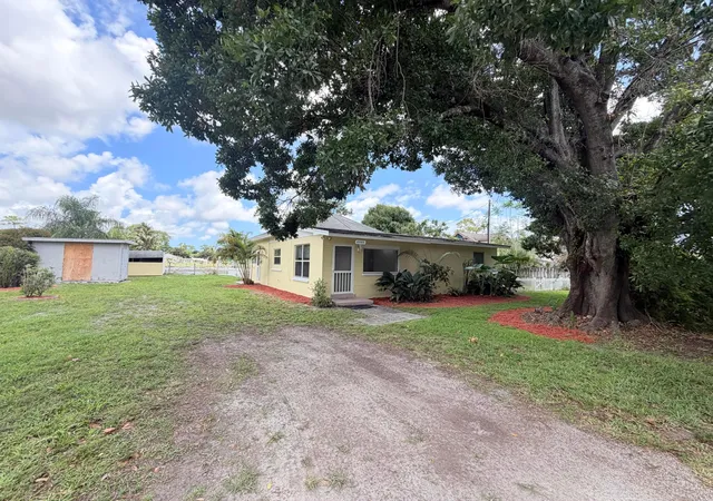 Photo 3 of Single family home for sale at 4905 Williams Rd, West Palm Beach, FL 33418 | MLS# B26026930 | Listing updated on 2026-09-16