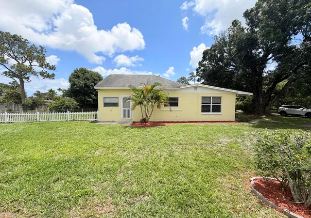 Photo 4 of Single family home for sale at 4905 Williams Rd, West Palm Beach, FL 33418 | MLS# B26026930 | Listing updated on 2026-09-16
