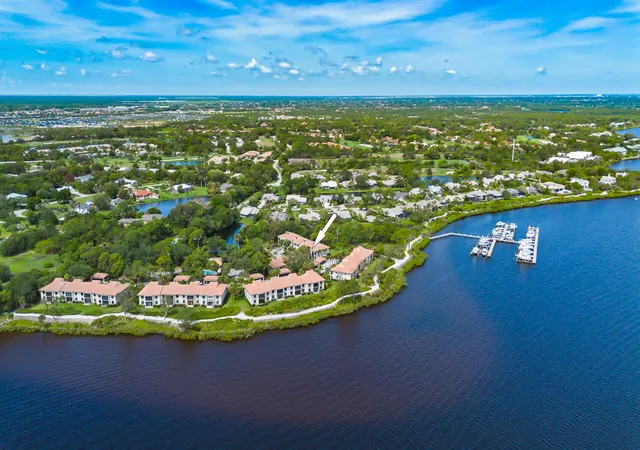 Listing Photo 5 - Condo for sale in building located at 2516 Nw Seagrass Dr, Palm City, FL 34990 - Unit #8b