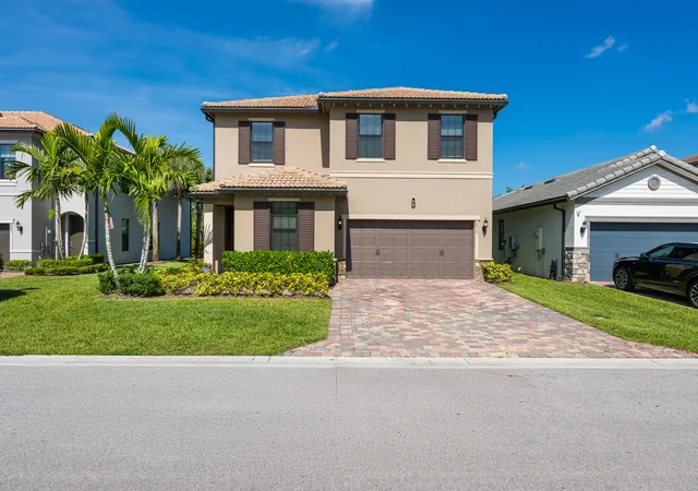 Photo 2 of Single family home for sale at 4819 Chantilly Rd, Lake Worth, FL 33467 | MLS# B26027550 | Listing updated on 2026-09-15