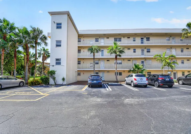 Condo for sale at 2515 NE 1st Court #4020, Boynton Beach, FL 33435 | MLS# B26027915 | Listing updated on 2026-09-14