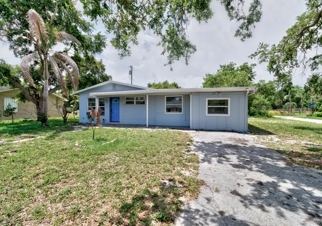 Photo 3 of Single family home for sale at 775 SW 4th Place, Vero Beach, FL 32962 | MLS# B26028220 | Listing updated on 2026-09-30