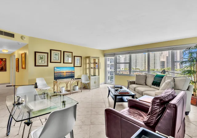 Photo 4 of House for sale at 3300 NE 36th Street #721, Fort Lauderdale, FL 33308 | MLS# B26028331 | Listing updated on 2026-09-16