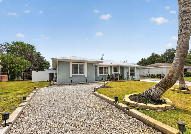 Photo 3 of Single family home for sale at 2026 7th Court Sw, Vero Beach, FL 32962 | MLS# B26028750 | Listing updated on 2026-09-24