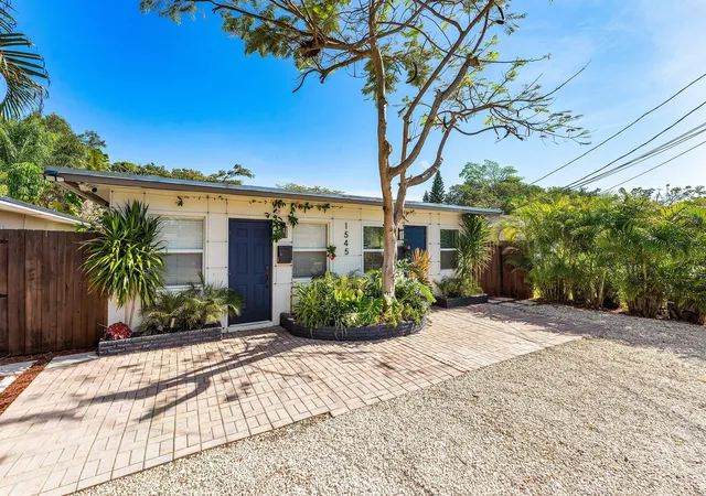 Photo 3 of Multi family home for sale at 1545 Ne 32nd Street, Oakland Park, FL 33334 | MLS# B26028934 | Listing updated on 2026-10-03