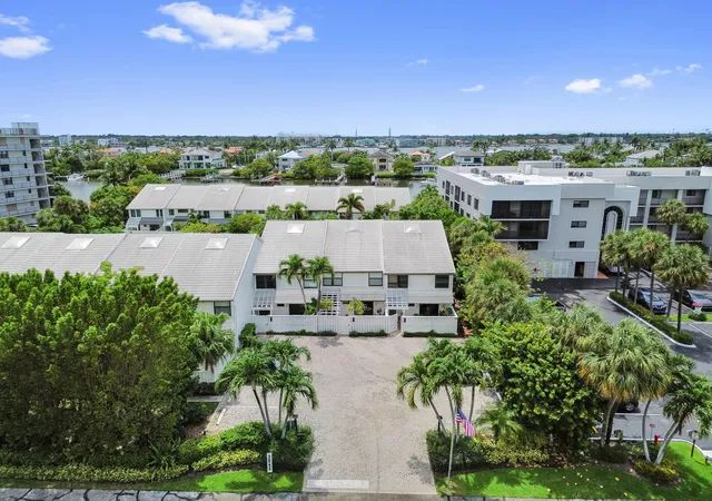 Photo 2 of Townhouse for sale at 3543 S Ocean Blvd #111, Palm Beach, FL 33480 | MLS# B26028974 | Listing updated on 2026-09-24