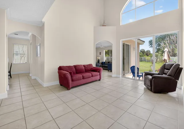 Photo 4 of Single family home for sale at 6207 Shadow Tree Ln, Lake Worth, FL 33463 | MLS# B26029034 | Listing updated on 2026-09-14