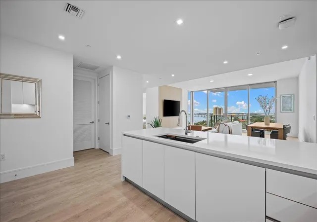 Photo 4 of Condo for sale at 220 Lake Shore Dr #1207, West Palm Beach, FL 33403 | MLS# B26029046 | Listing updated on 2026-09-12