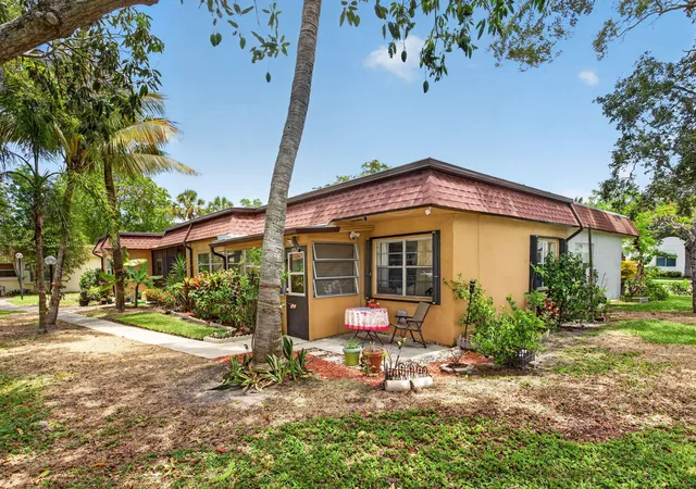 Photo 2 of Single family home for sale at 2002 Sw Natura Blvd #B, Deerfield Beach, FL 33441 | MLS# B26029188 | Listing updated on 2026-09-24