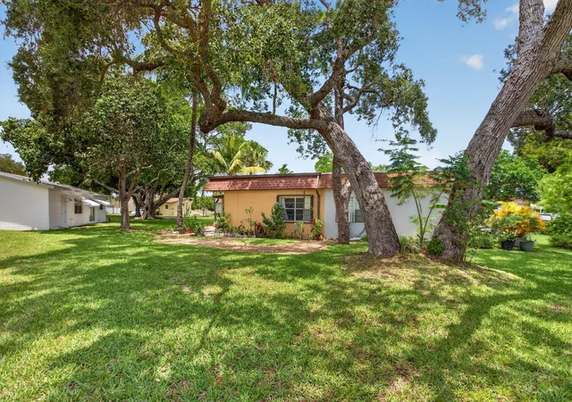 Photo 3 of Single family home for sale at 2002 Sw Natura Blvd #B, Deerfield Beach, FL 33441 | MLS# B26029188 | Listing updated on 2026-09-24