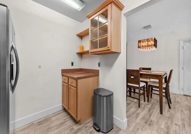 Listing Photo 5 - Condo for sale in building located at 6309 Bay Clb Dr, Fort Lauderdale, FL 33308 - Unit #3