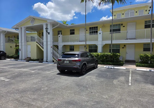 Photo 1 of Sale Pending at 2660 Ne 8th Avenue #Unit 219, Wilton Manors, FL 33334 | MLS# B26029382 | Listing updated on 2026-09-13
