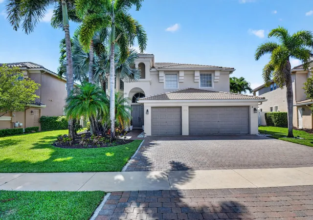 Photo 1 of Single family home for sale at 2214 Ridgewood Cir, Royal Palm Beach, FL 33411 | MLS# B26029611 | Listing updated on 2026-09-15