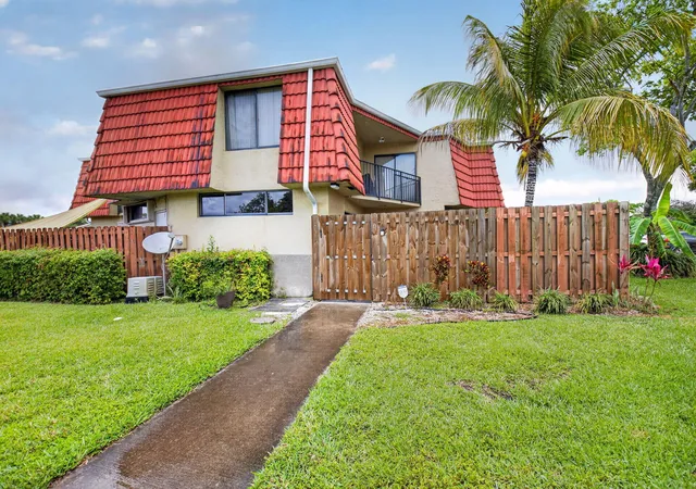 Townhouse for sale at 8385 Trent Ct #D, Boca Raton, FL 33433 | MLS# B26029833