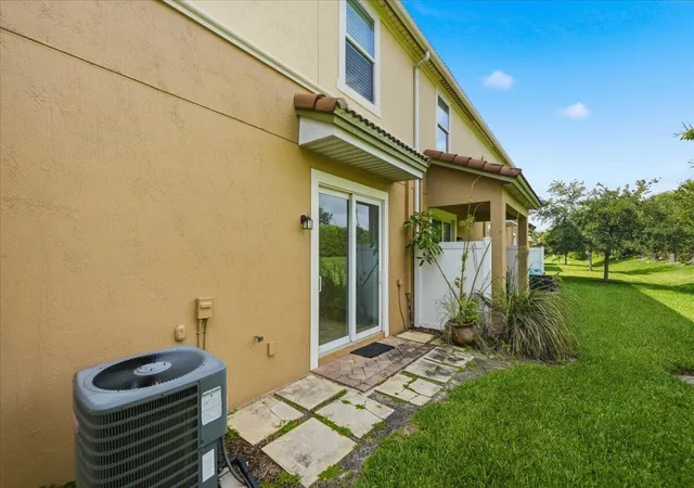 Photo 47 of Townhouse for sale at 1069 Normandie Way, Vero Beach, FL 32960 | MLS# B26030149 | Listing updated on 2026-10-07