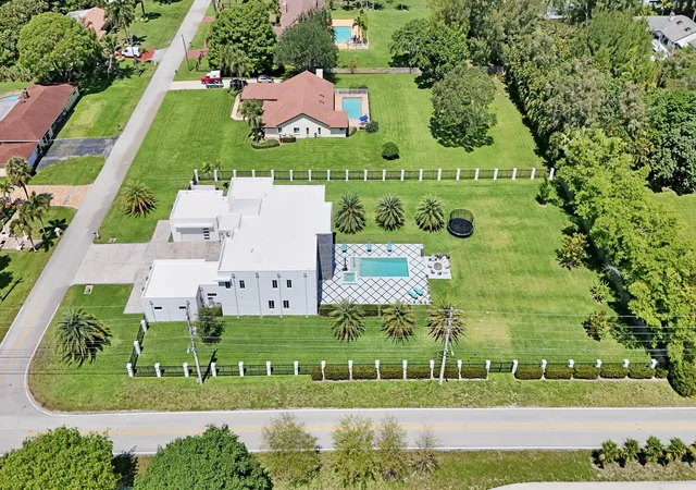 Photo 4 of Single family home for sale at 11201 SW 3rd Street, Plantation, FL 33325 | MLS# B26030259 | Listing updated on 2026-09-15