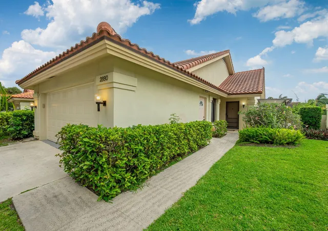 Photo 2 of Single family home for sale at 2880 Gettysburg Ln, West Palm Beach, FL 33409 | MLS# B26030562 | Listing updated on 2026-09-14