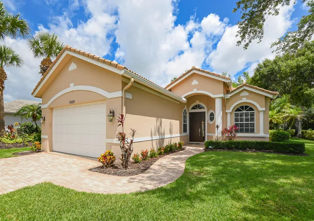 Photo 4 of Single family home for sale at 7600 Greenbrier Cir, Port Saint Lucie, FL 34986 | MLS# B26031316 | Listing updated on 2026-09-14