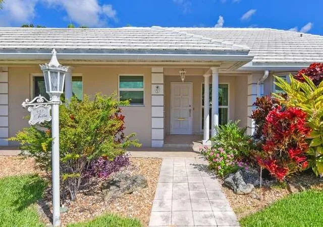 Photo 2 of Single family home for sale at 437 French Royale Cir, Lake Worth, FL 33462 | MLS# B26031880 | Listing updated on 2026-10-01