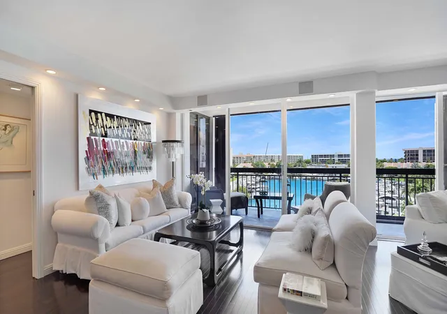 Listing Photo 4 - Condo for sale in building located at 2697 N Ocean Blvd, Boca Raton, FL 33431 - Unit #F-505