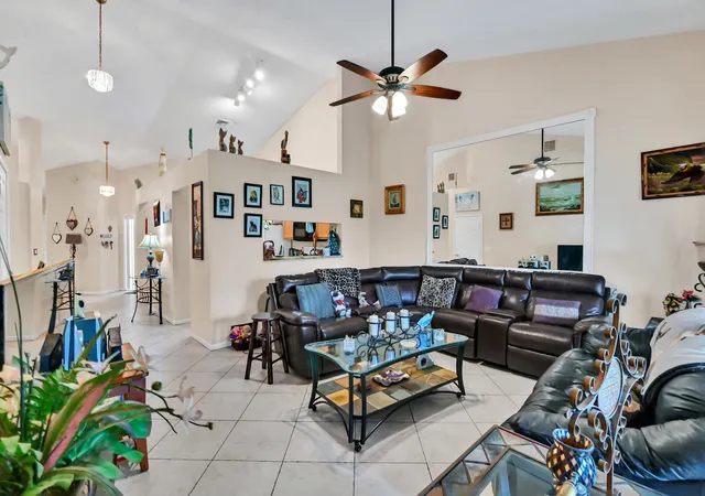 Photo 3 of Single family home for sale at 8072 Key W Ln, Boynton Beach, FL 33472 | MLS# B26032079 | Listing updated on 2026-09-23