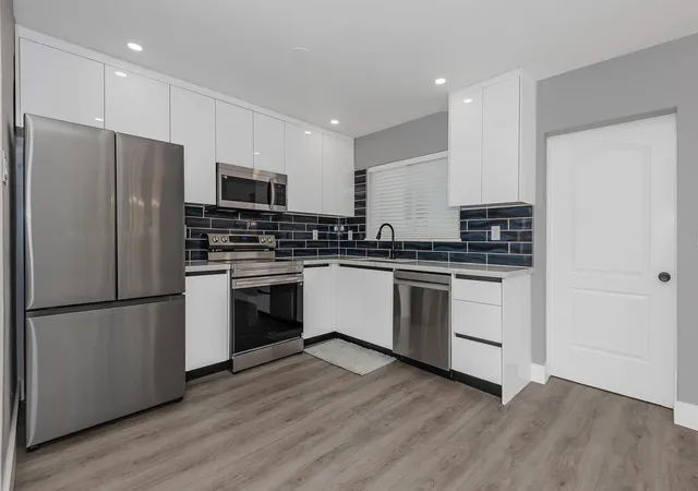 Photo 2 of Single family home for sale at 2733 Ne 6th Avenue, Wilton Manors, FL 33334 | MLS# B26032086 | Listing updated on 2026-10-06