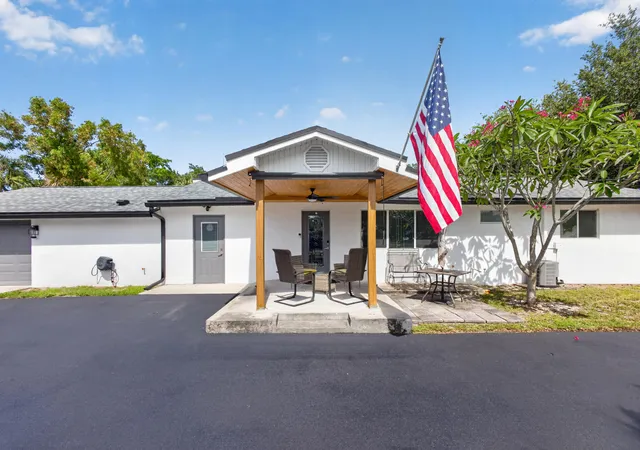 Photo 2 of Single family home for sale at 5500 West Pl, Mangonia Park, FL 33407 | MLS# B26032099 | Listing updated on 2026-09-23