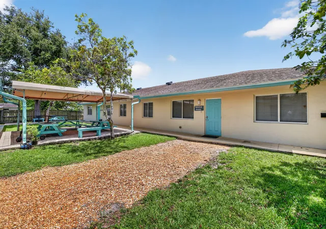 Photo 4 of House for sale at 305 SW 16th Street, Fort Lauderdale, FL 33315 | MLS# B26032225 | Listing updated on 2026-09-14