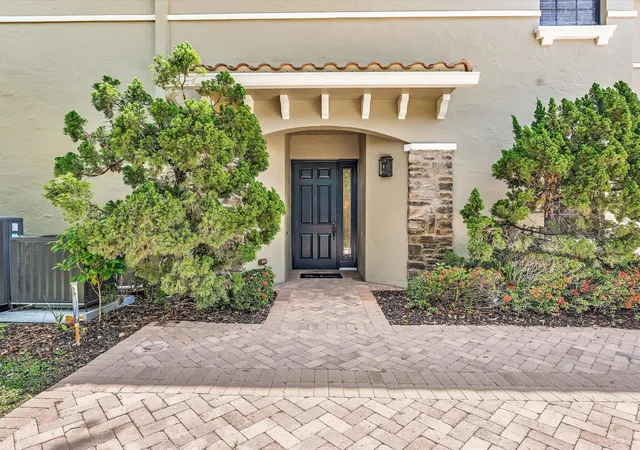 Photo 2 of Sale Pending at 7531 Old Thyme Ct, Parkland, FL 33076 | MLS# B26032522 | Listing updated on 2026-09-15