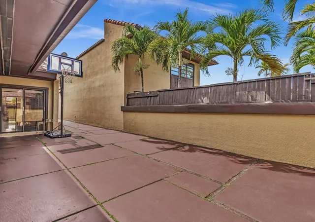 Photo 4 of Single family home for sale at 20331 NE 10th Court, Miami, FL 33179 | MLS# B26033074 | Listing updated on 2026-09-14