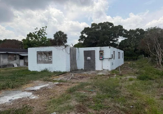 Photo 2 of Single family home for sale at 4845 34th Avenue, Vero Beach, FL 32967 | MLS# B26033466 | Listing updated on 2026-09-23