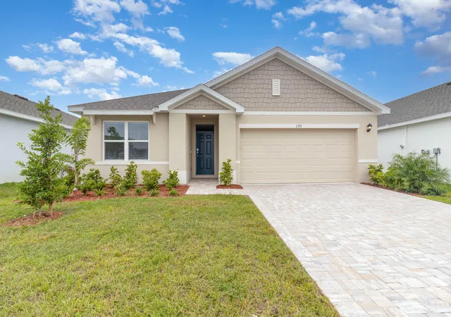 Photo 1 of Sale Pending at 9061 Venetian Sq, Vero Beach, FL 32966 | MLS# B26033640 | Listing updated on 2026-09-14