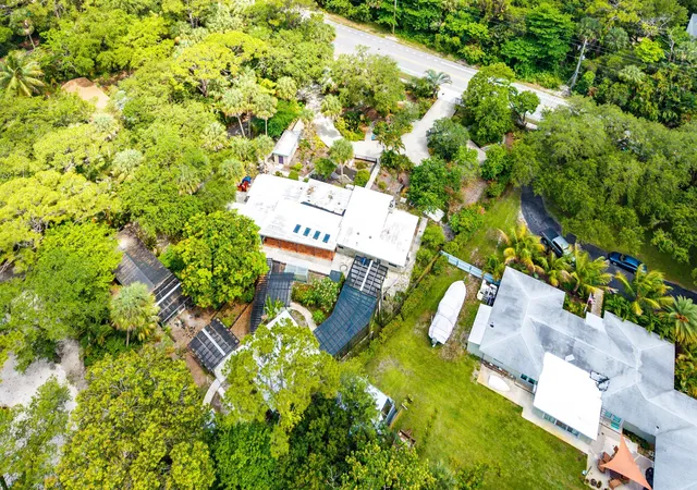 Photo 4 of Single family home for sale at 2873 Riverland Rd, Fort Lauderdale, FL 33312 | MLS# B26033880 | Listing updated on 2026-09-14