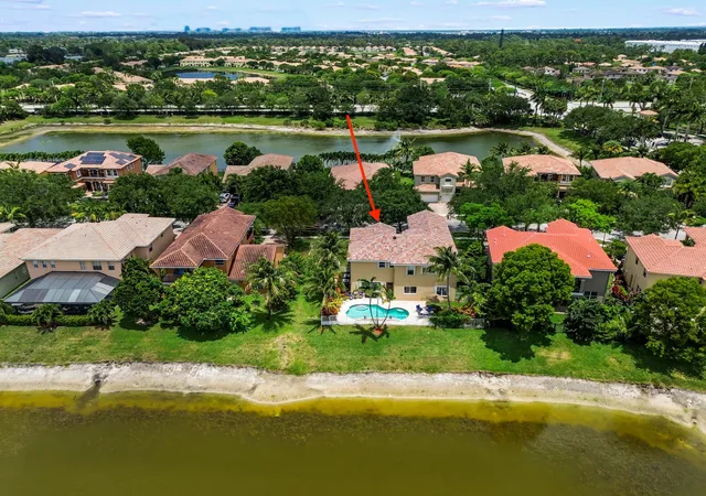 Photo 3 of Single family home for sale at 458 Cresta Cir, West Palm Beach, FL 33413 | MLS# B26033919 | Listing updated on 2026-09-23