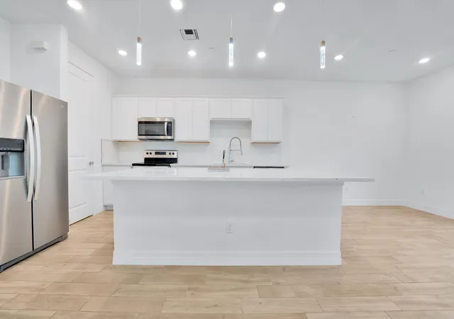 Photo 4 of Townhouse for sale at 8358 NW 7th Place, Plantation, FL 33324 | MLS# B26034342 | Listing updated on 2026-09-14
