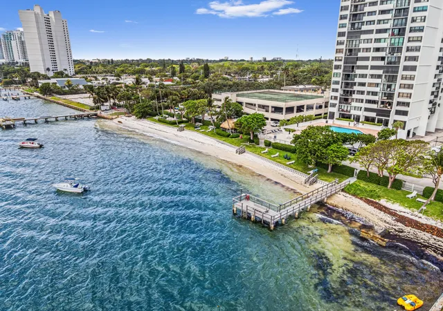 Photo 3 of Condo for sale at 5600 N Flagler Dr #1106, West Palm Beach, FL 33407 | MLS# B26034349 | Listing updated on 2026-09-23