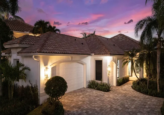 Photo 2 of Single family home for sale at 2570 Players Ct, Wellington, FL 33414 | MLS# R11150619 | Listing updated on 2026-09-24
