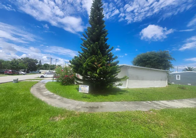 Photo 2 of Manufactured home for sale at 290 Nw 218th Way #Lot 473, Pembroke Pines, FL 33029 | MLS# B26034954 | Listing updated on 2026-09-15
