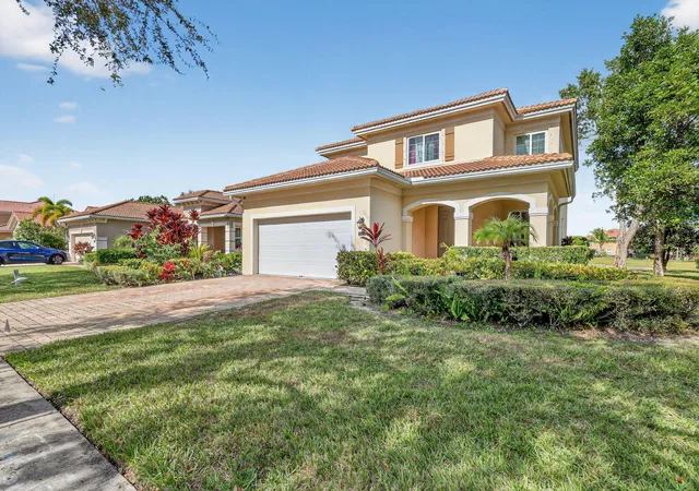 Photo 3 of Sale Pending at 6720 Osage Cir, West Palm Beach, FL 33413 | MLS# B26034987 | Listing updated on 2026-10-07