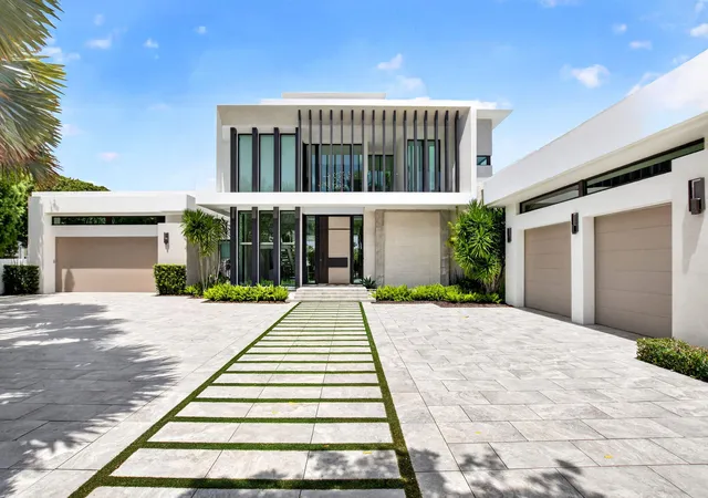 Photo 1 of Mansion for sale at 6960 Lake Ests Ct, Boca Raton, FL 33496 | MLS# B26035087 | Listing updated on 2026-09-15