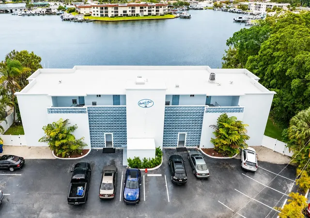 Photo 4 of Sale Pending at 628 Southwind Cir, North Palm Beach, FL 33408 | MLS# B26035280 | Listing updated on 2026-09-14