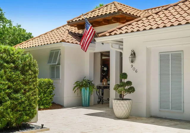 Photo 1 of Sale Pending at 906 Jasmine Ln, Vero Beach, FL 32963 | MLS# B26035905 | Listing updated on 2026-09-15