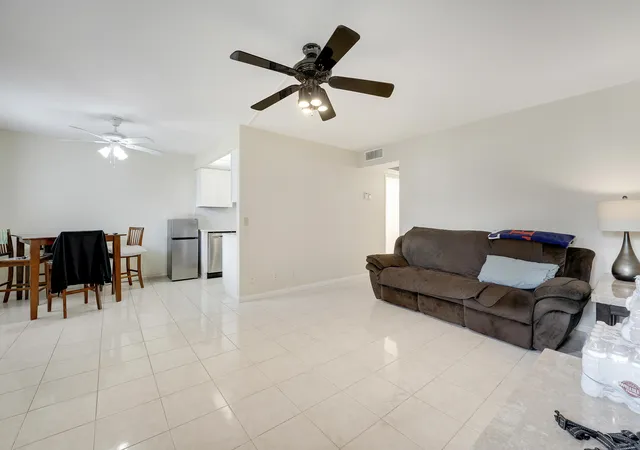 Photo 3 of Sale Pending at 1011 Exeter, Boca Raton, FL 33434 | MLS# B26036339 | Listing updated on 2026-09-16