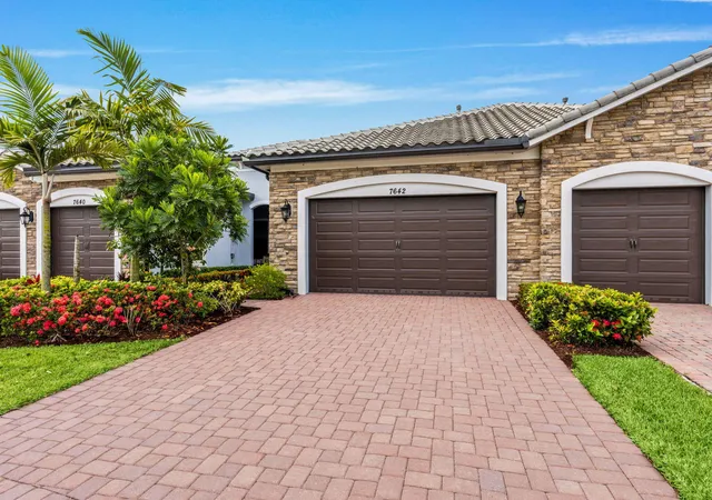 Photo 2 of Single family home for sale at 7642 N Blue Spring Dr, Parkland, FL 33067 | MLS# B26036352 | Listing updated on 2026-09-23